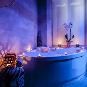  Maison d'hôtes Town House Spagna- Luxury With Jacuzzi Bath